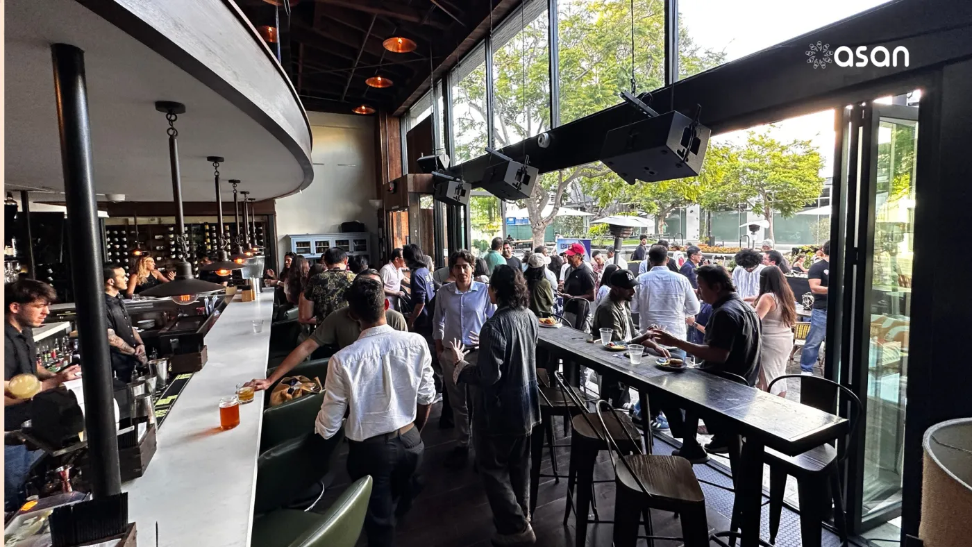 Founders and investors talking at an ASAN gathering